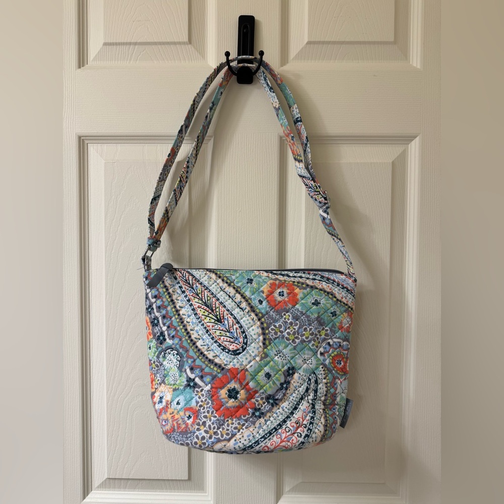 EUC Vera Bradley Bucket Crossbody